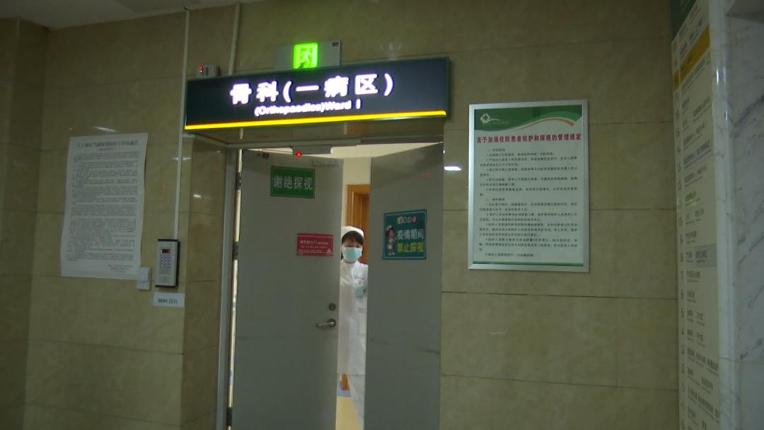 DƬ